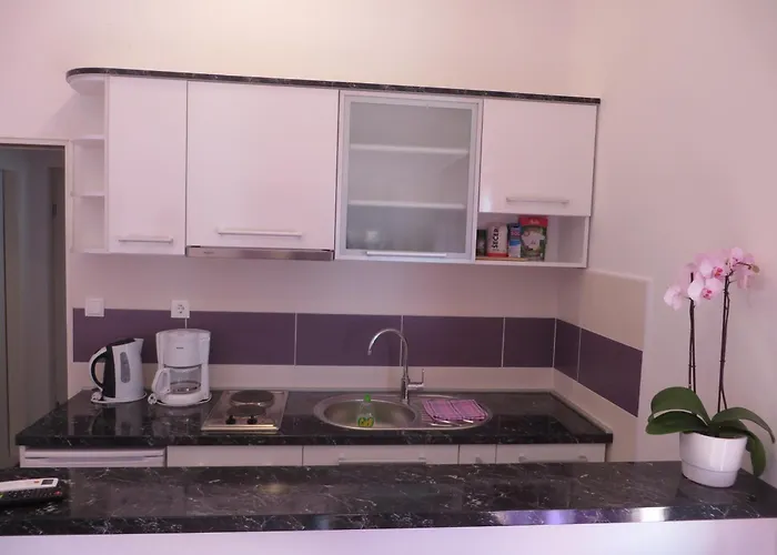 Petar Ii * Hvar Town